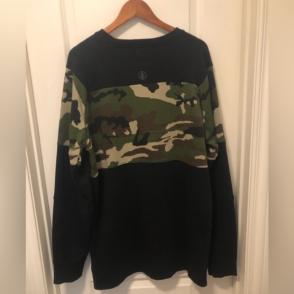 Volcom Snowboarding Mens Crew Neck Black / Camo Sweatshirt Longer Loose Size XL - Picture 2 of 6